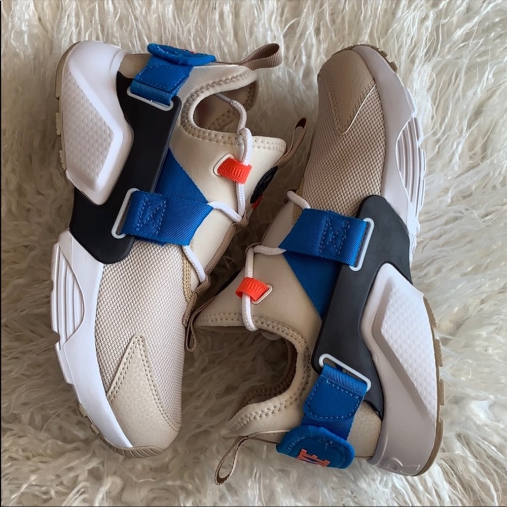 NWT Nike huarache city - Picture 3 of 8